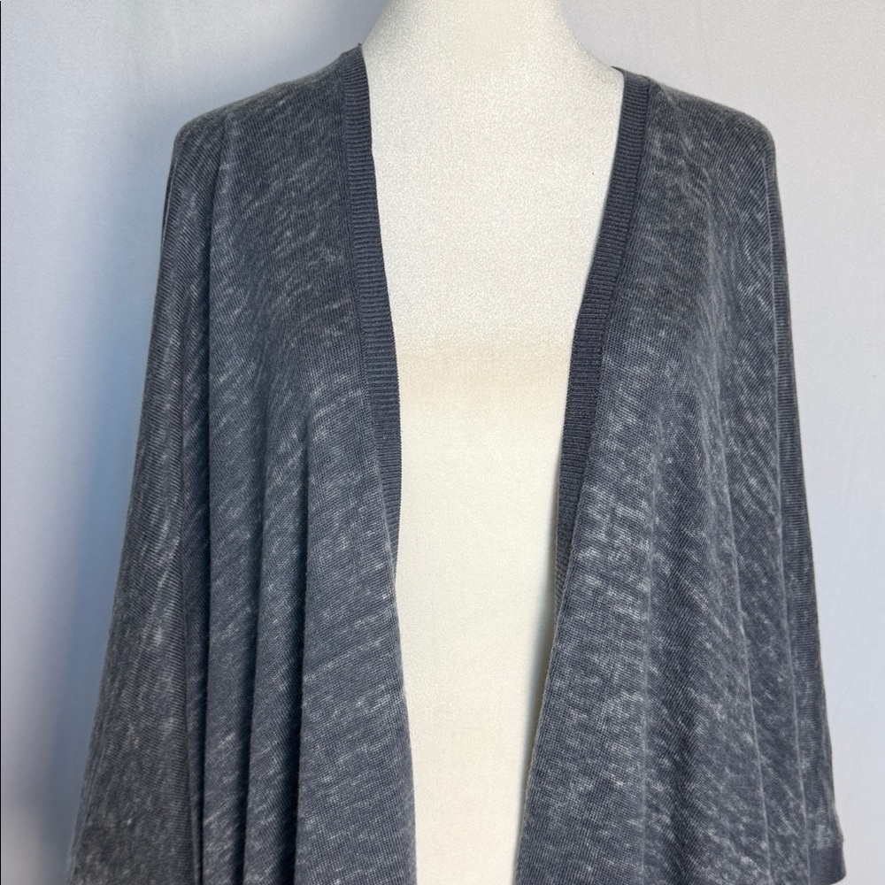 Lululemon Throw It On Wrap One Size Shadow Blue / Almost Blue Cashmere Blend EUC - Picture 3 of 9